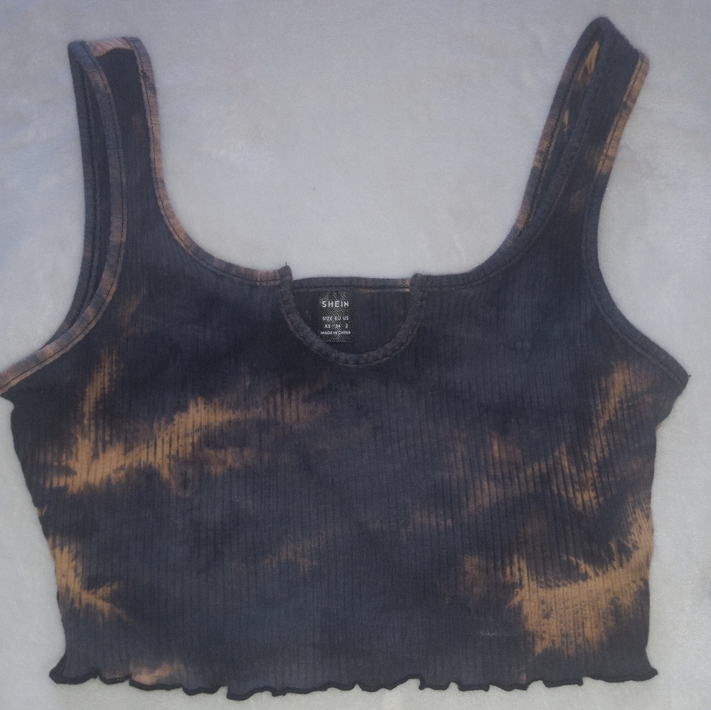 SHEIN RIBBED CROP TOP NOTCHED NECKLINE. WOMENS SIZE S.